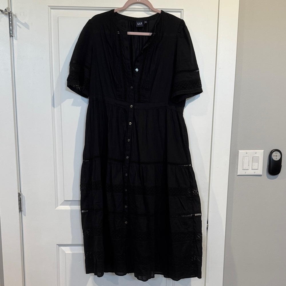GAP Black Midi Dress